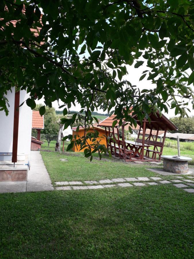 Matyas Apartman Tard Екстер'єр фото