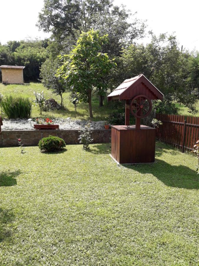 Matyas Apartman Tard Екстер'єр фото